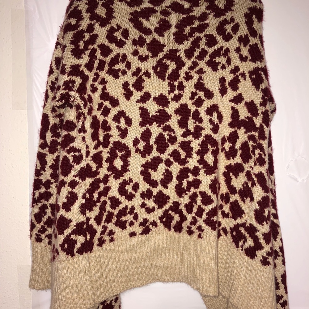 $10 SALE 🥳 Romeo & Juliet chunky Cardigan - Picture 5 of 5